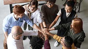 team-building Married With Mics Voice Actor Team-building